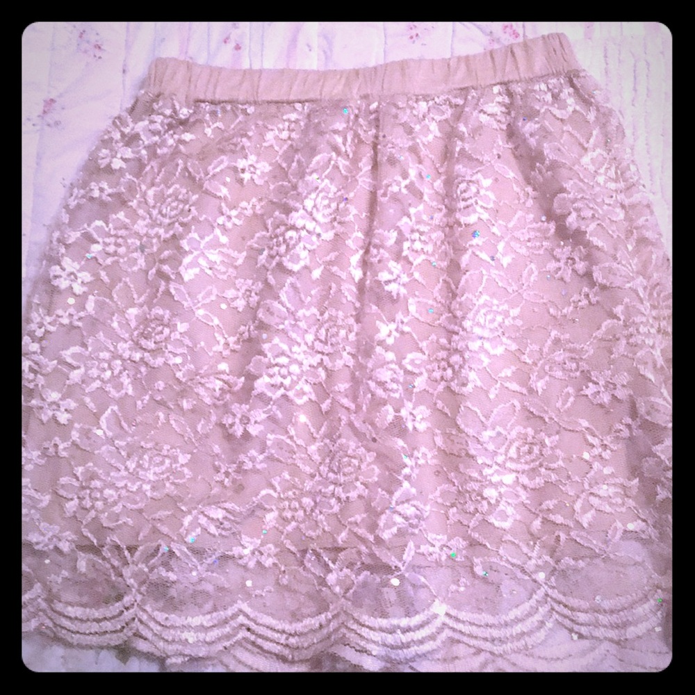 Lace skirt